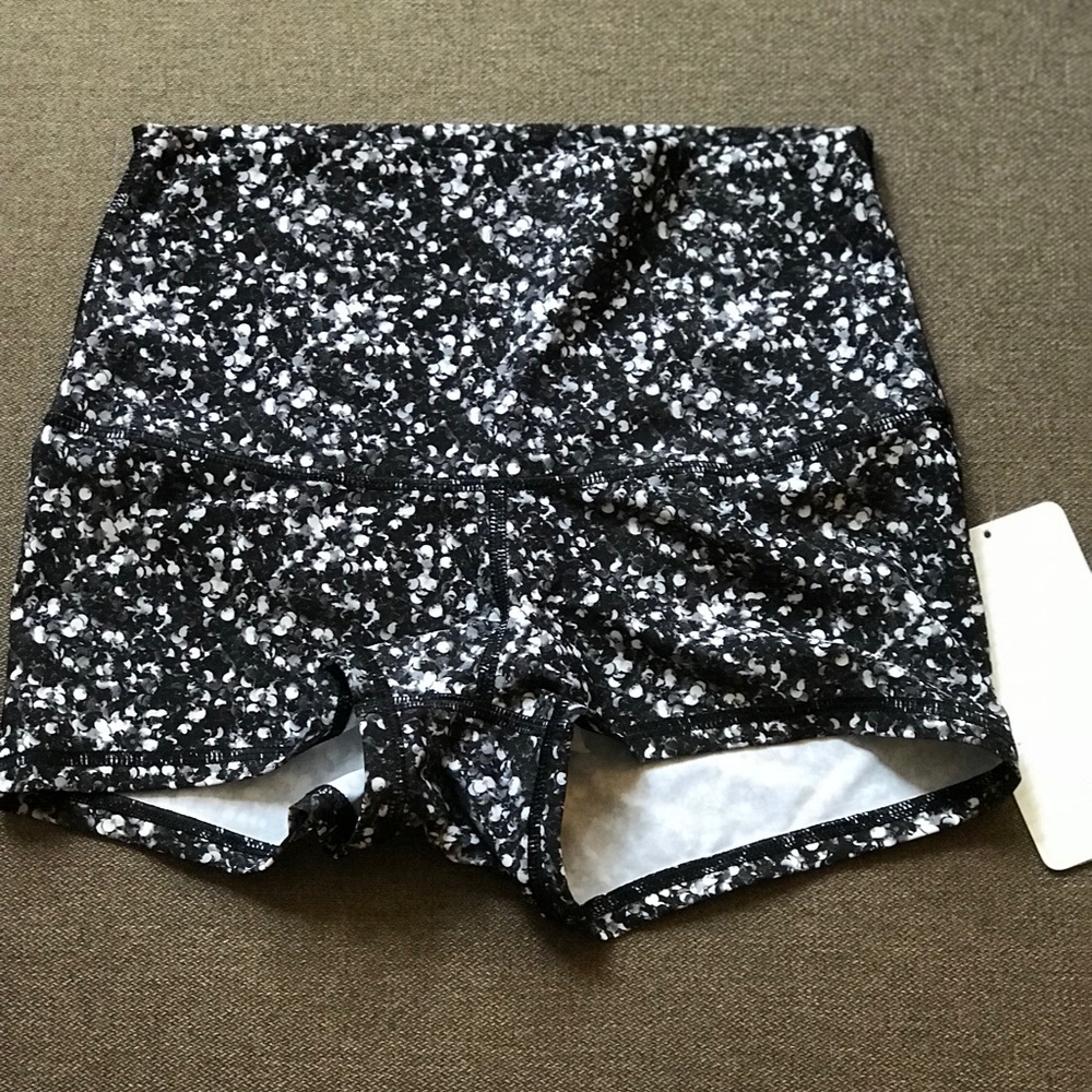 Lululemon Shine Short *Roll Down Size 6
